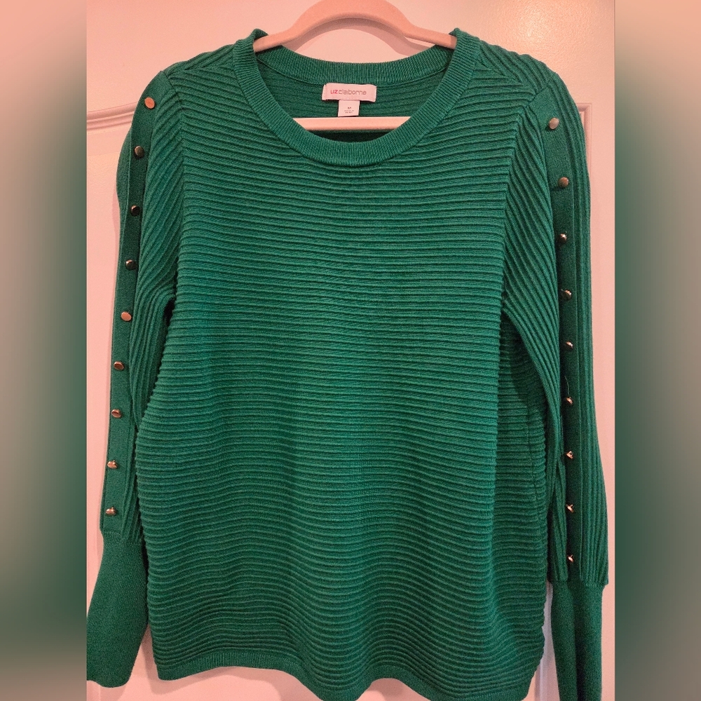 Liz Claiborne Ribbed Green Sweater with Button Accents